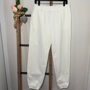 Beyond Yoga Luxe Fleece Cream Sweatpants‎ Size Medium